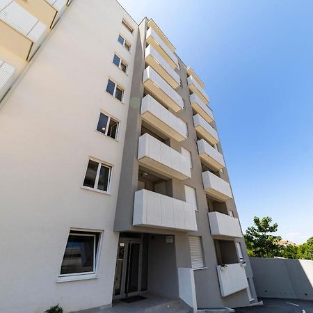 Deluxe Apartment Zara Ngoại thất bức ảnh